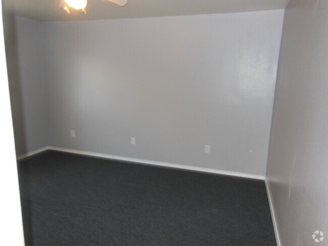 Building Photo - Popular floor plan Rental