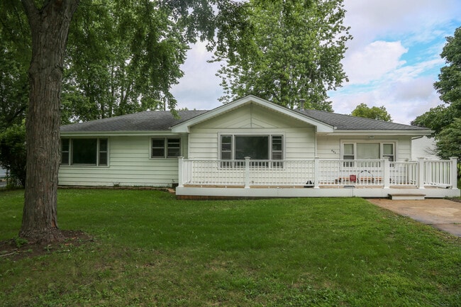 Photo - 631 Elm St