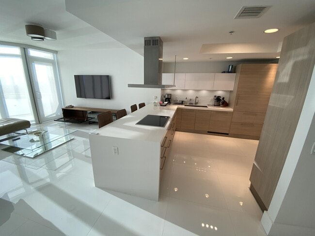 Photo - 17111 Biscayne Blvd