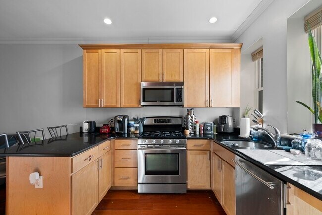 Photo - 46 N Bennet St Unit 5