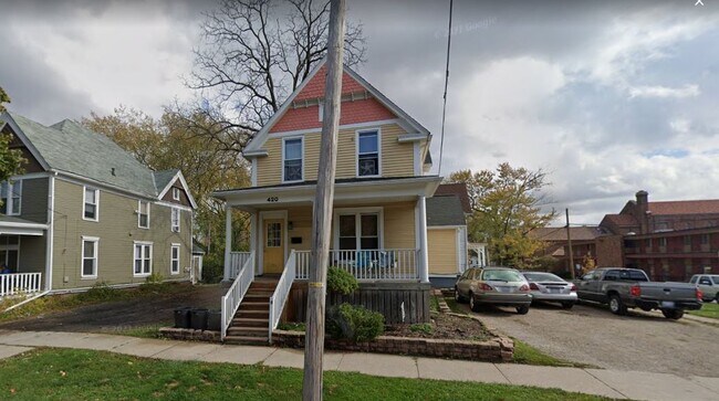 Photo - 420 Ballard St