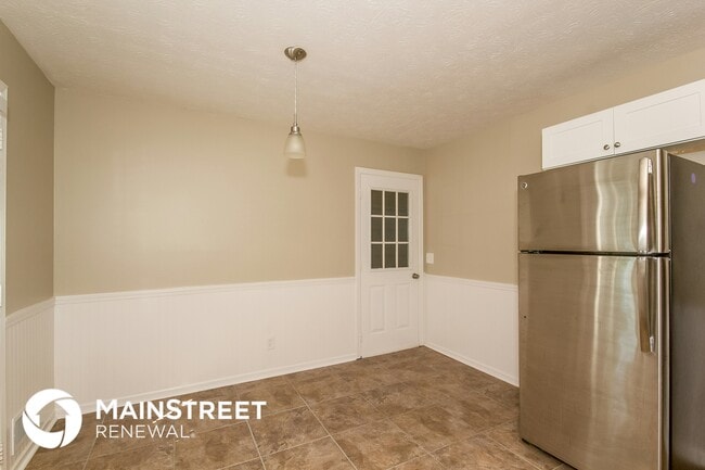 Photo - 684 Lookout Ct NW