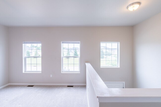 Photo - Fantastic Johnston Townhome Rental - ONE M... Unidad 6937 Daniel DeFoe DR