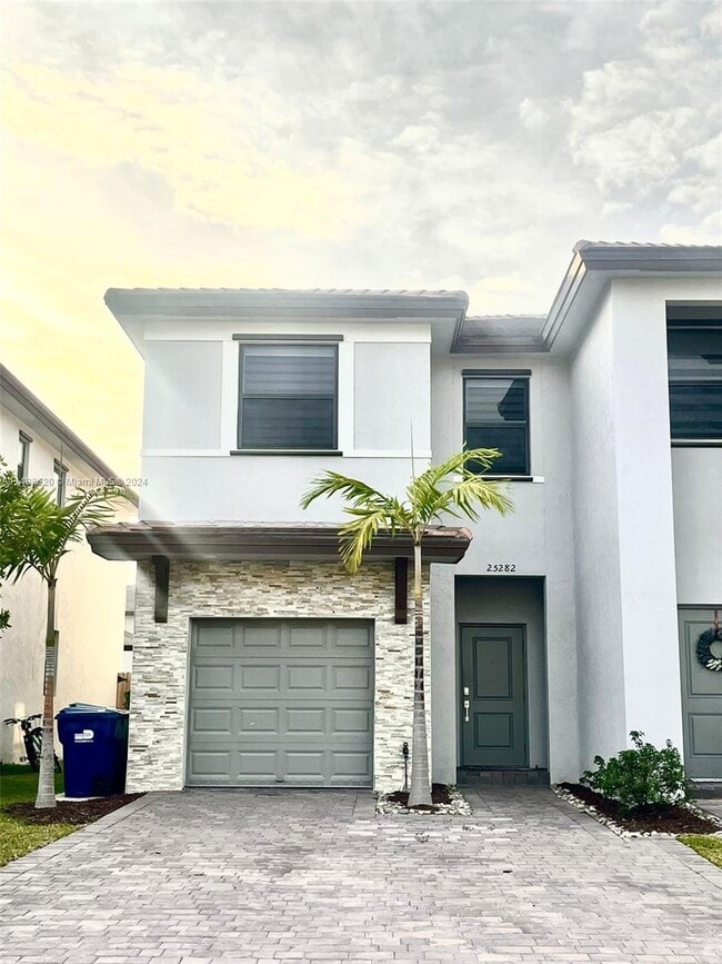 Building Photo - 25282 SW 108th Ave