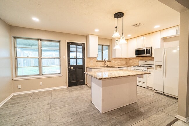 Photo - 7406 Baneway Dr