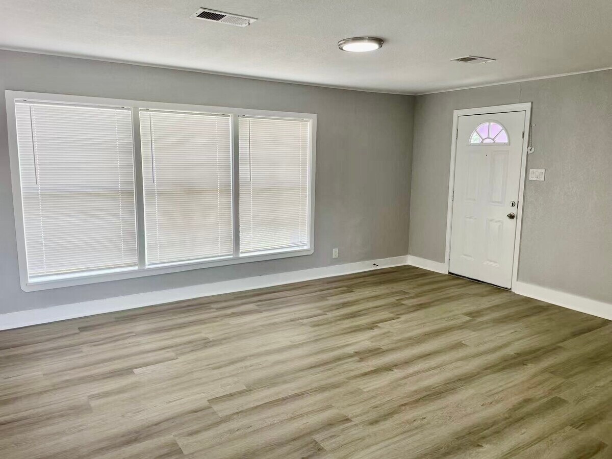 Photo - 906 Fields St