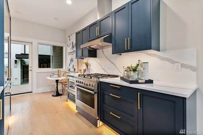 2815 4th Ave W