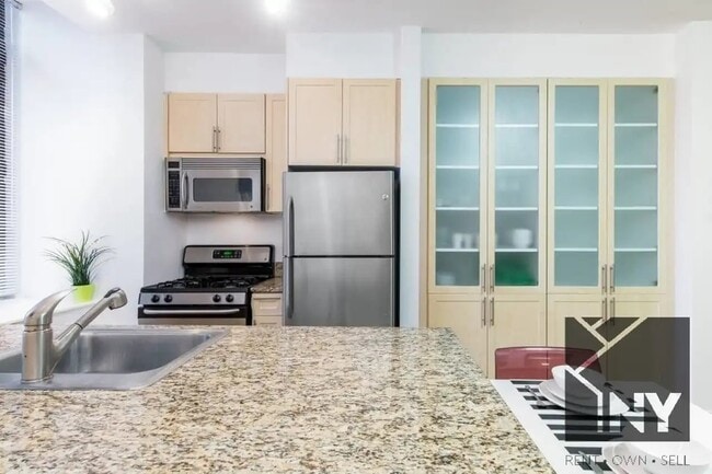 126 Pearl St Unit 21C