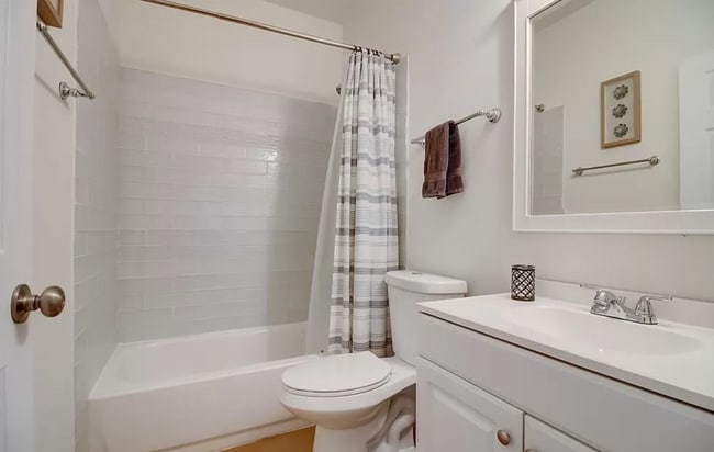 Photo - 947 N Ormewood Park Dr SE