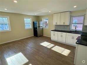 Building Photo - 71 E Main St Unit 2A Rental