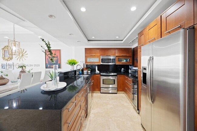 Photo - 5701 Collins Ave Unidad PH01