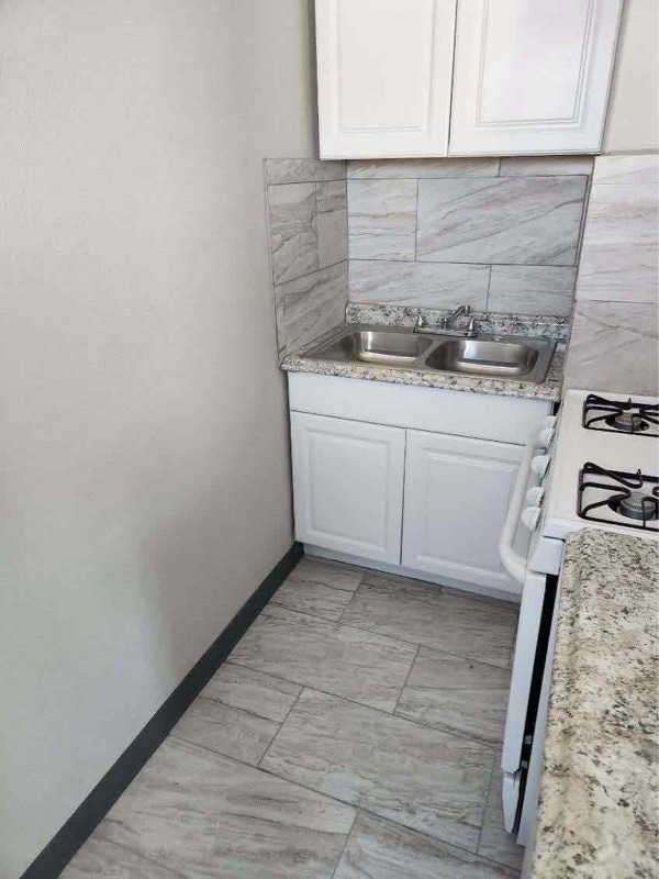 Building Photo - 301 W 44th St Rental