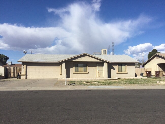 Building Photo - 8952 W Royal Palm Rd