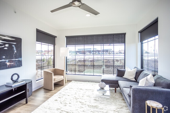 1BR, 1BA - A3 Model/741 SF - Reserve At Jordan Creek