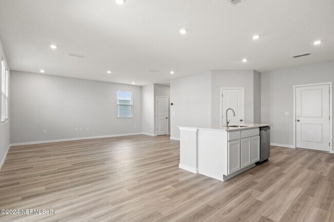 Photo - 14734 Cashew Ave