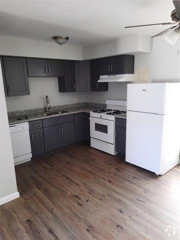 Building Photo - 1011 Vine St Unit 1-24 Rental