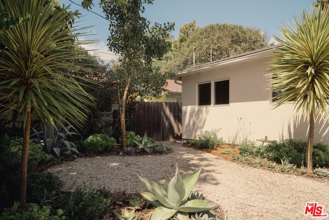 Photo - 914 Bienveneda Ave