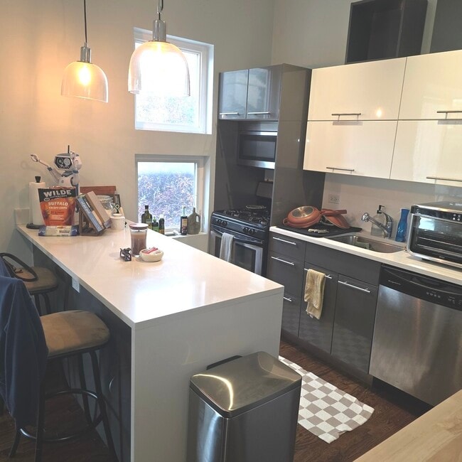 Photo - 2456 N California Ave Unit 2R