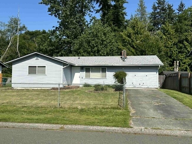 Building Photo - Charming 4 bed, 2 bath Lynnwood Home, $3100/mo.