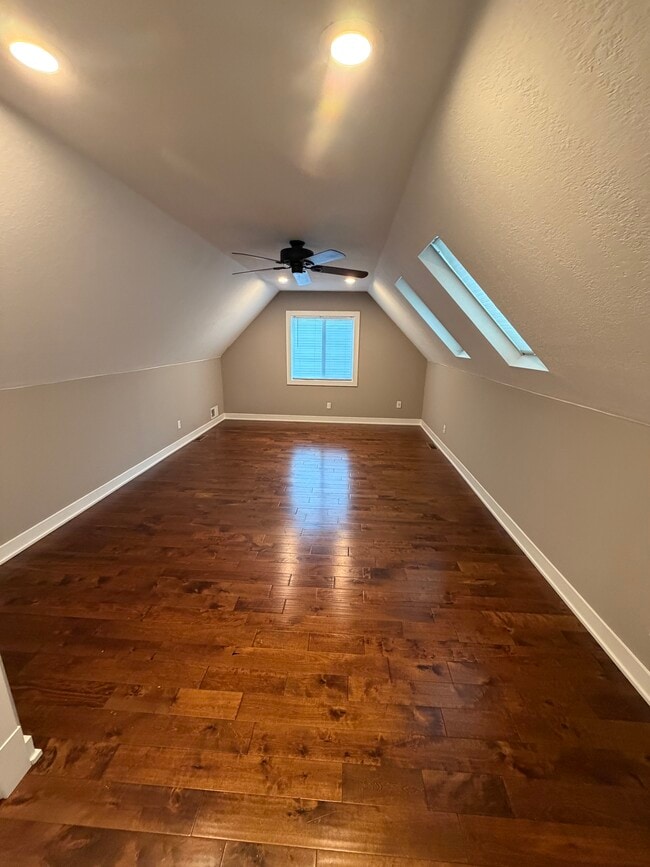 Dormitorio principal - 704 Briarwood Ter