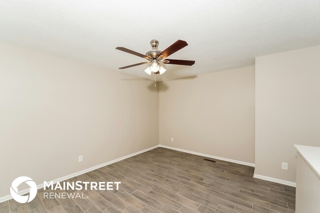 Photo - 6594 Davison Rd