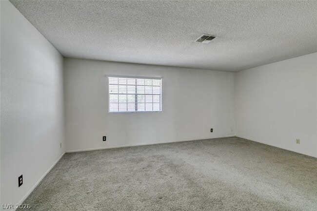 Photo - 604 Raintree Ln