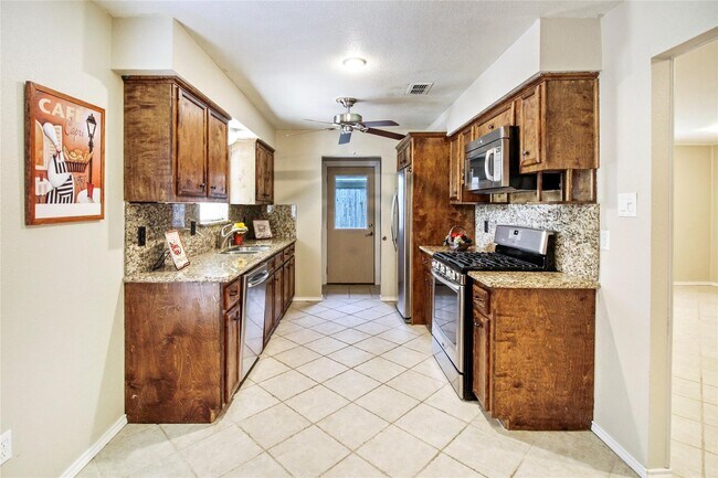 Photo - 1915 E Allegro St