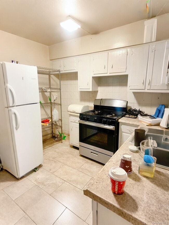 Building Photo - 1958 Burke Ave