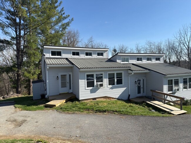 Building Photo - 7074 Hickman Cemetery Rd Unit B