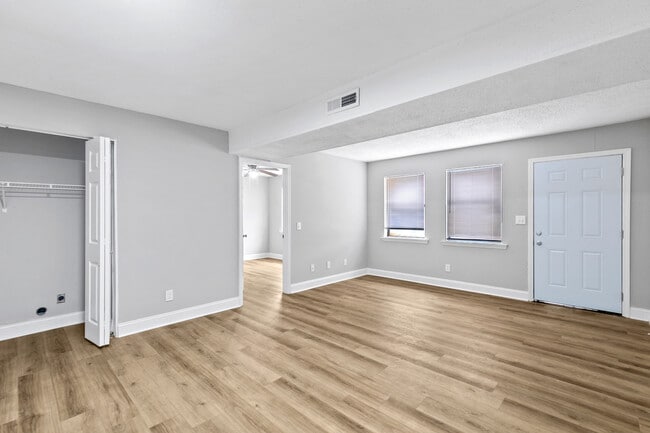 Photo - Pineview Apartments