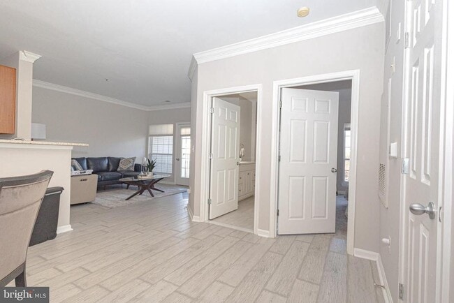 Photo - 4854 Eisenhower Ave Unit 443