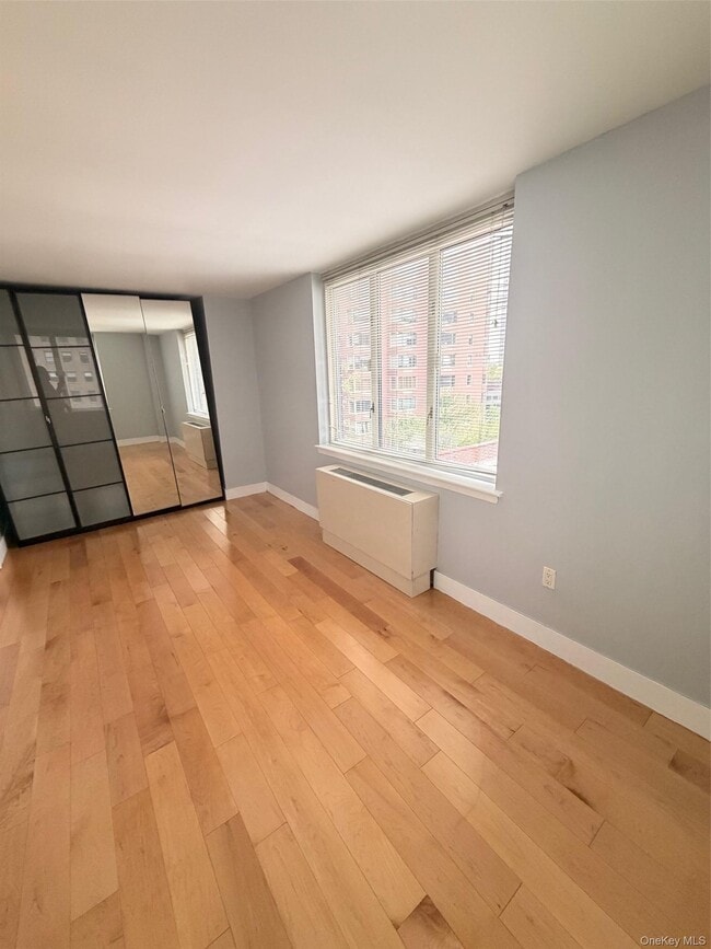 Photo - 225 Rector Pl Unit 7E