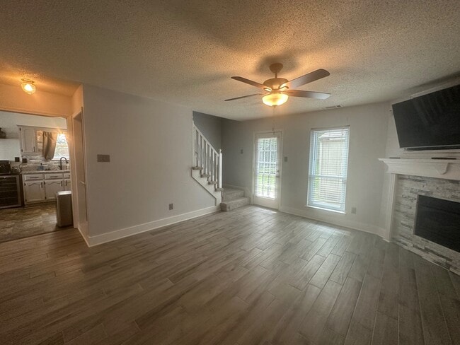 Photo - 3917 Oak Branch Cir E