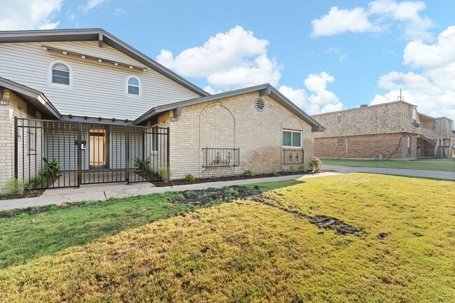Building Photo - Gorman Dr Unit 4308 Groman