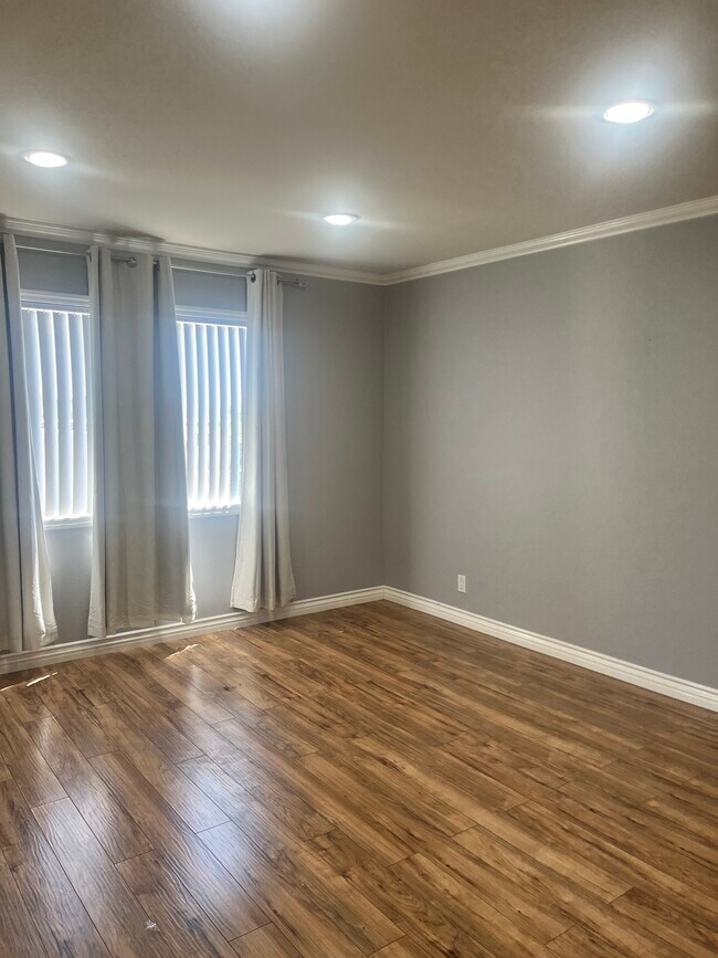 Photo - 2940 N Verdugo Rd Condo Unit 310