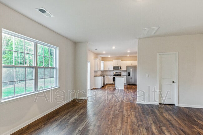 Photo - 114 Sequoia Frst Dr