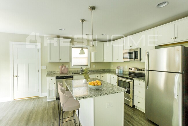 Photo - 161 Glenwood Dr SW