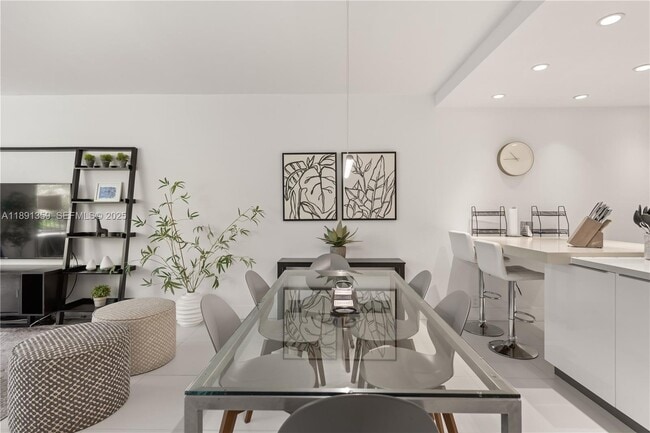 Photo - 101 Crandon Blvd Unit 379