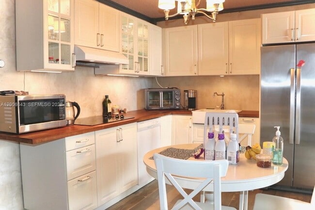 Building Photo - 500 Three Islands Boulevard Unit 920