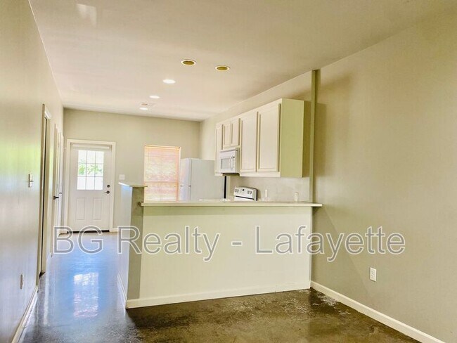428 General Mouton Ave