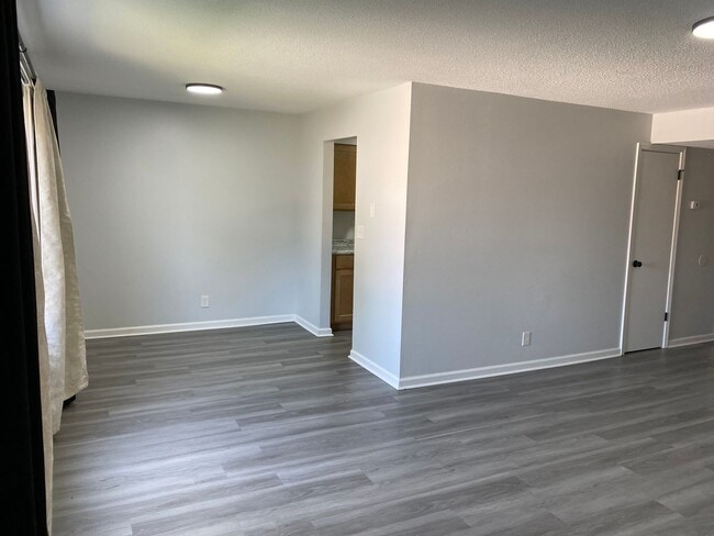 Photo - 1313 Oakland Rd NE Unit 1313 5