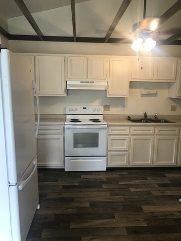 Photo - Eastridge Arms