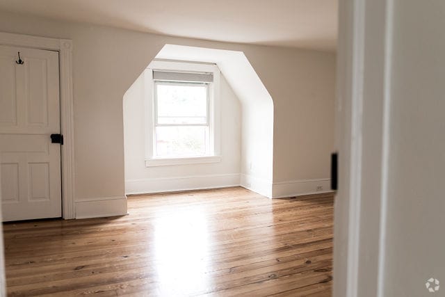 Building Photo - 327 N Charlotte St Unit 2 Rental