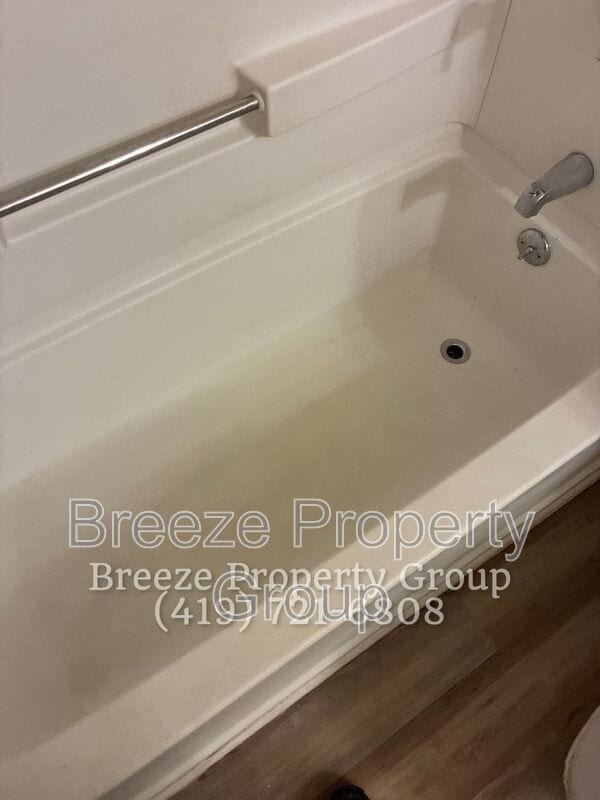 Photo - 768 Fairgreen Ave