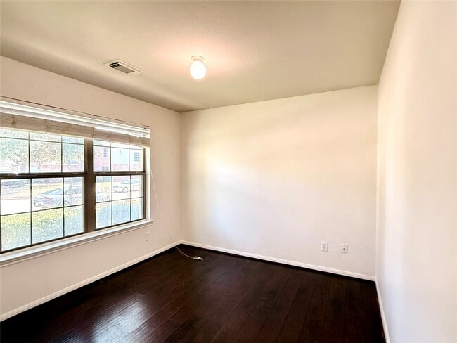 Photo - 16127 Cole Bridge Ln