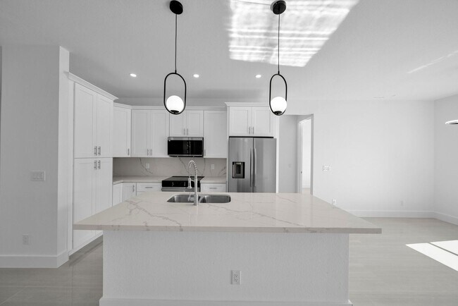 Photo - Single family for rent located in Port Charlotte FL!. 3BR+Den/2Bath.Rapid approval.NO HOA.City Water