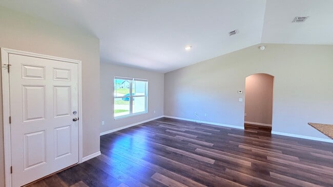 Photo - Lovely  3 Bedroom, 2 Bathroom Home in Ocala!!!