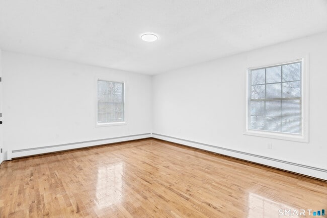 Photo - 270 Capen St