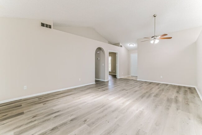 Photo - 646 E Gila Ln