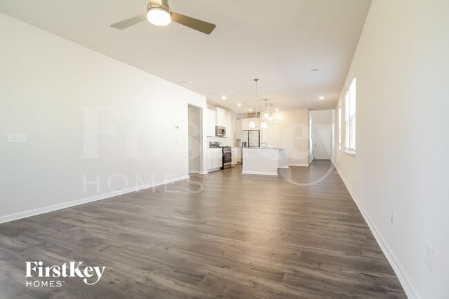 Photo - 530 Hillpark Ln